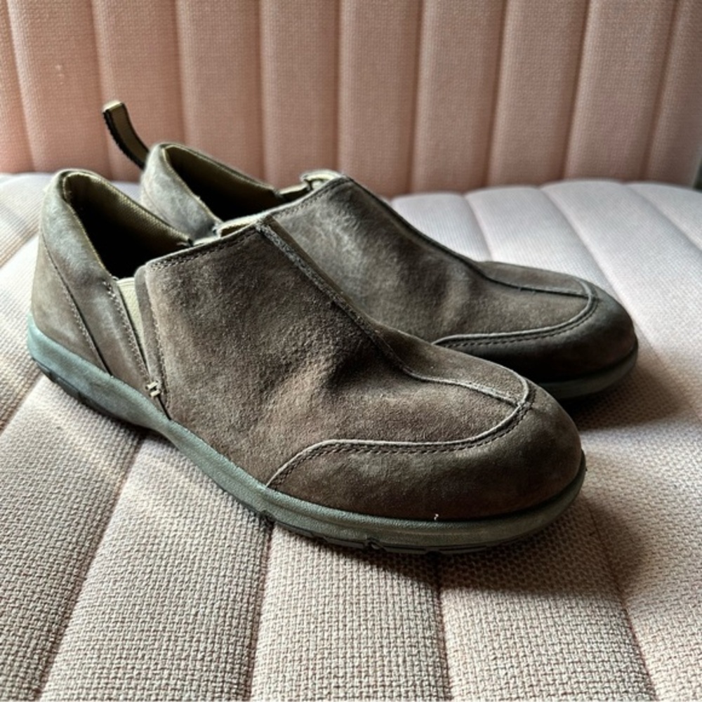 Duluth Trading Co. Brown Slip On Suede Women’s Shoe | Size 9.5